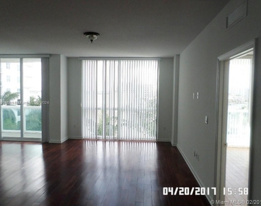 7910 Harbor Island Dr - Photo Thumbnail 9