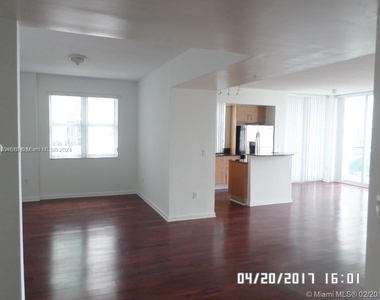 7910 Harbor Island Dr - Photo Thumbnail 6