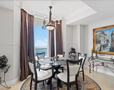 17875 Collins Ave - Photo Thumbnail 3