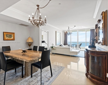 17875 Collins Ave - Photo Thumbnail 0