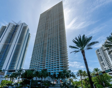 16901 Collins Ave - Photo Thumbnail 0