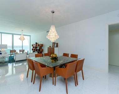 16901 Collins Ave - Photo Thumbnail 5