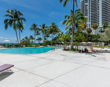 16901 Collins Ave - Photo Thumbnail 34