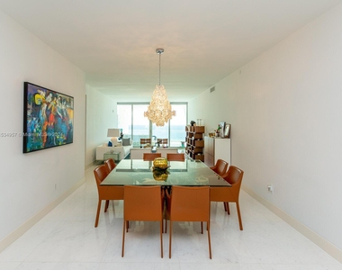 16901 Collins Ave - Photo Thumbnail 7