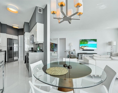 16400 Collins Ave - Photo Thumbnail 7