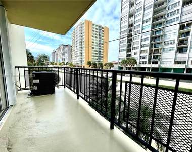 1501 S Ocean Dr - Photo Thumbnail 9