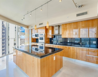 333 Las Olas Way - Photo Thumbnail 8