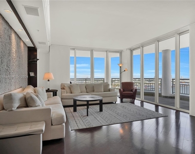 848 Brickell Key Dr - Photo Thumbnail 17