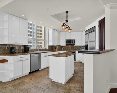 848 Brickell Key Dr - Photo Thumbnail 6