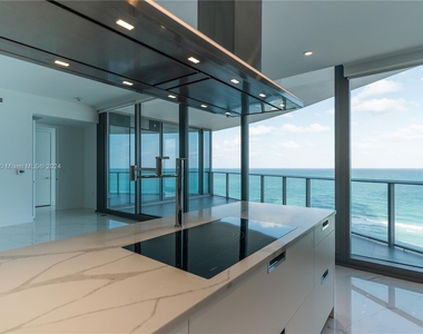 15701 Collins Ave - Photo Thumbnail 9