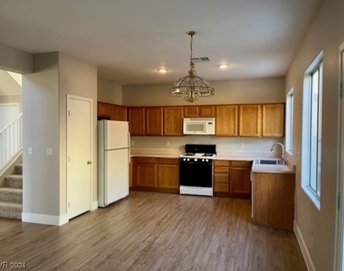 4605 Rising Cove Street - Photo Thumbnail 7