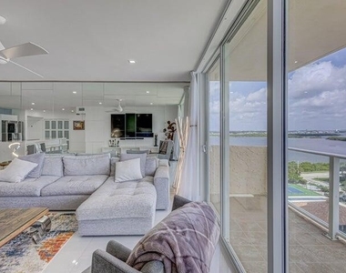 5440 N Ocean Drive - Photo Thumbnail 16