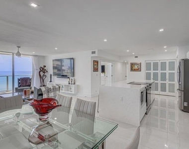 5440 N Ocean Drive - Photo Thumbnail 10