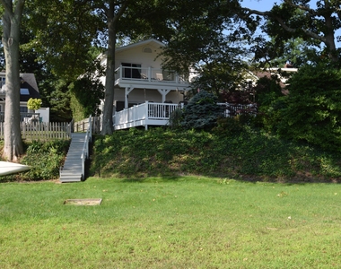 637 Beacon Boulevard - Photo Thumbnail 2