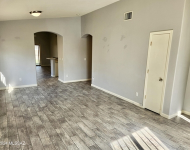 8169 E Sundew Drive - Photo Thumbnail 4