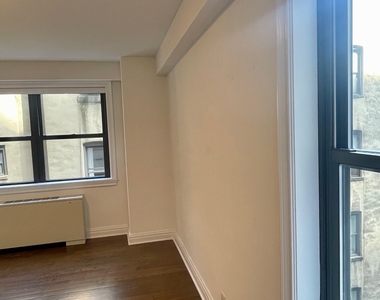 East 89th Street - Photo Thumbnail 13