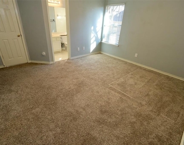 2540 Woodside Drive - Photo Thumbnail 15