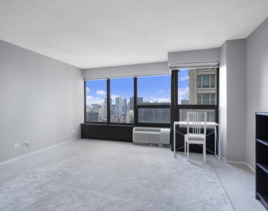 30 E Huron Street - Photo Thumbnail 6