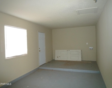 5779 Dalhart Drive - Photo Thumbnail 11