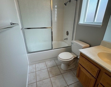 4422 Point Breeze Drive - Photo Thumbnail 10