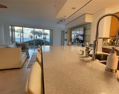 18671 Collins Ave - Photo Thumbnail 6