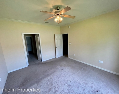 702 Pecan Ct - Photo Thumbnail 3