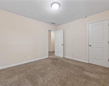 1615 Faircrest Lane - Photo Thumbnail 33