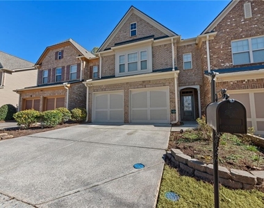 1615 Faircrest Lane - Photo Thumbnail 5