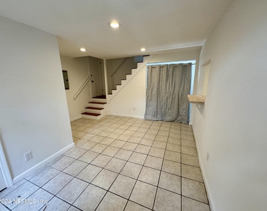 2242 Herschel Street - Photo Thumbnail 11