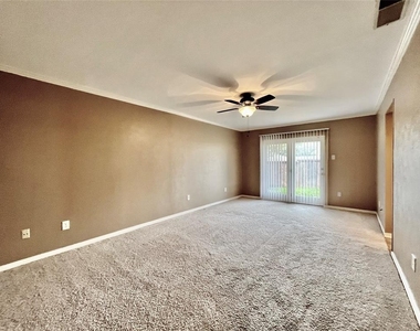 15515 Earlport Circle - Photo Thumbnail 21