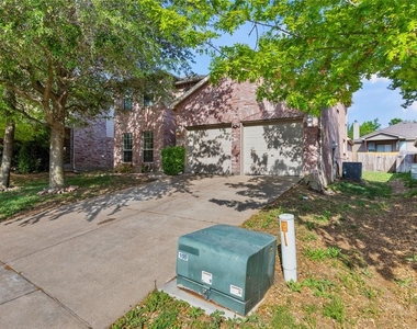 12628 Summerwood Drive - Photo Thumbnail 2