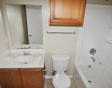 1421 Queens Brook Lane - Photo Thumbnail 19