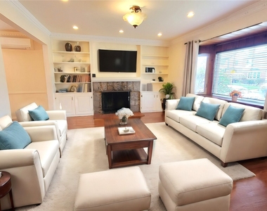 80-51 212th Street - Photo Thumbnail 2