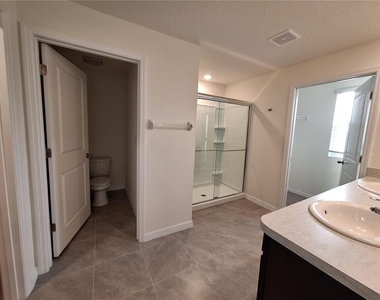 9209 Sapphire Creek Place - Photo Thumbnail 12