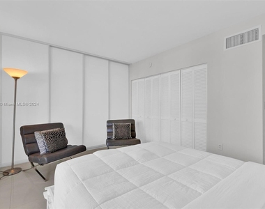 10275 Collins Ave - Photo Thumbnail 10