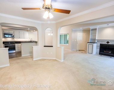 5062 Foothills Dr. - Unit G - Photo Thumbnail 10