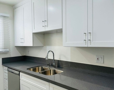 3844 Potomac Ave - Photo Thumbnail 8