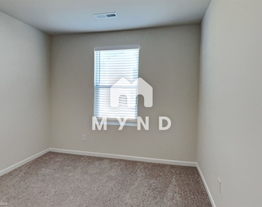 2407 Cranberry Way - Photo Thumbnail 11