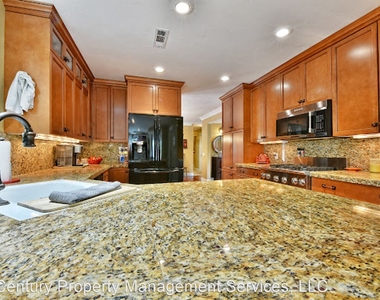 R3360 West Hills Terrace - Photo Thumbnail 5