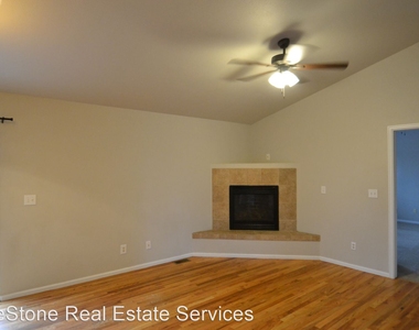 7202 Moss Bluff Ct. - Photo Thumbnail 9