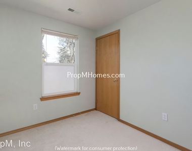 19326 Silverfox Parkway - Photo Thumbnail 11