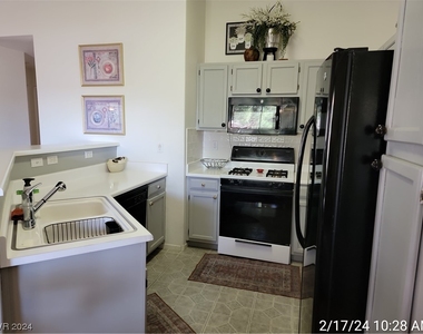 5415 W Harmon Avenue - Photo Thumbnail 7