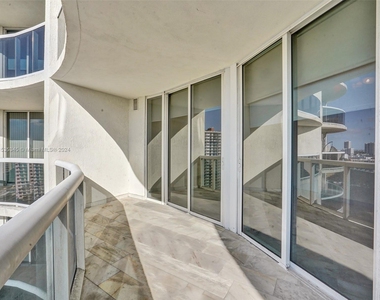 17201 Collins Ave - Photo Thumbnail 18