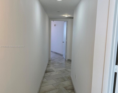 17201 Collins Ave - Photo Thumbnail 27