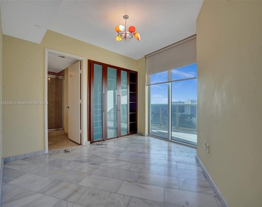 17201 Collins Ave - Photo Thumbnail 11