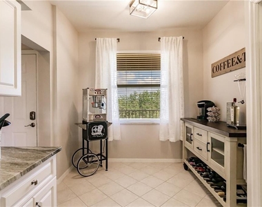 3820 Sawgrass Way - Photo Thumbnail 11