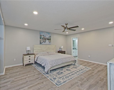 4725 Woodglen Ct - Photo Thumbnail 11