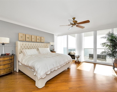 19111 Collins Ave - Photo Thumbnail 28