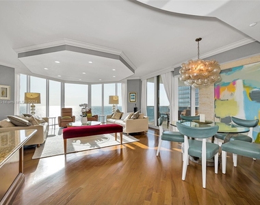 19111 Collins Ave - Photo Thumbnail 10