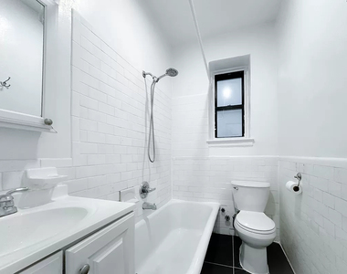 407 West 45th Street - Photo Thumbnail 9